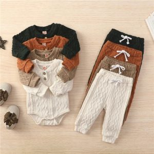 Two piece knitted babyset