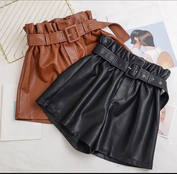 Flower bud leather short
