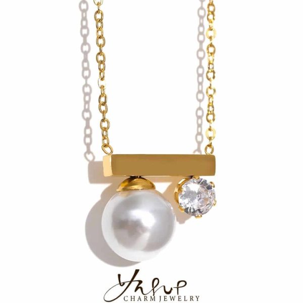 Pearl crystal necklace